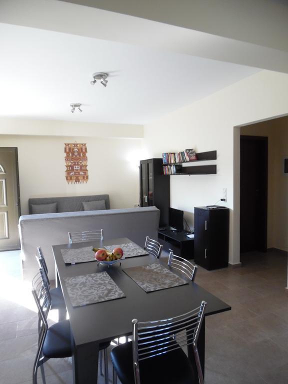 Artemis Appartments Пицидия Екстериор снимка